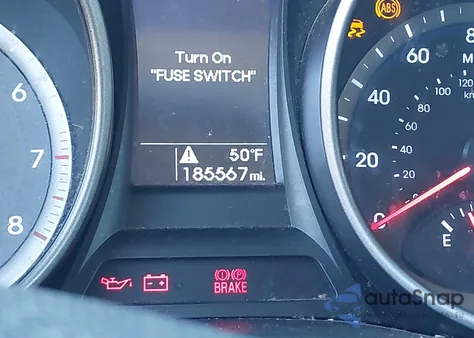 2015 Hyundai Santa Fe Sport 2.4L z USA, uszkodzony, nr VIN 5XYZU3LB6FG270251